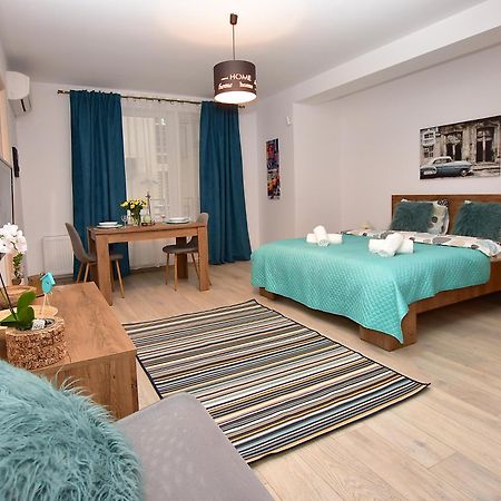 Near Cathedral Central Studio Bucureşti Eksteriør bilde